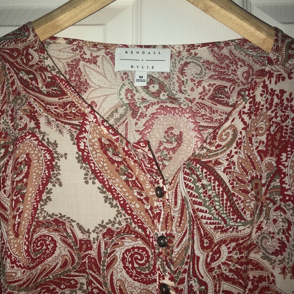 Kendall + Kylie bell sleeve crop top - Picture 3 of 5